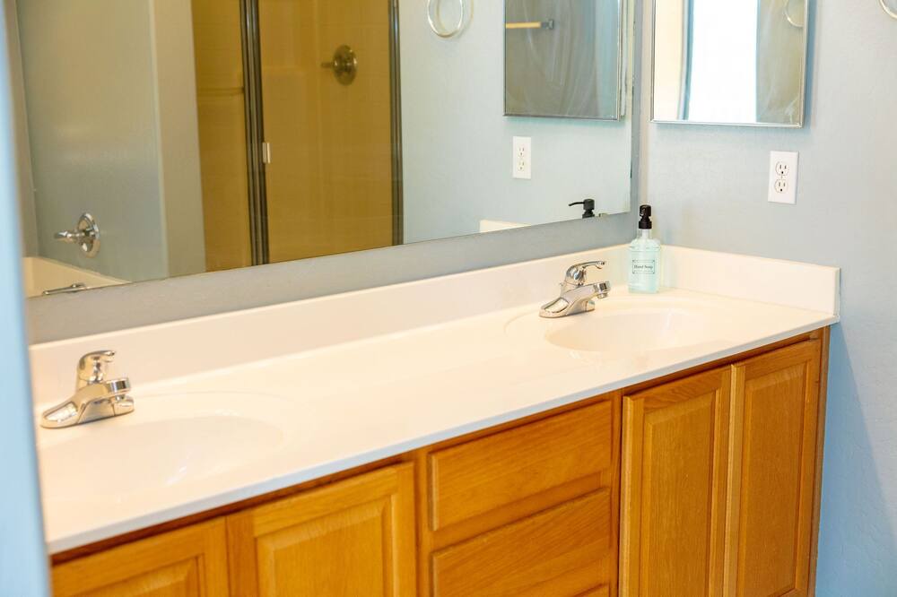 Photo of Bathroom in Tamaron