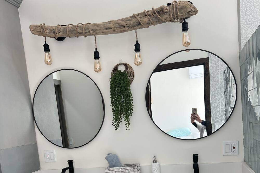 Photo of Bathroom in La Fonda