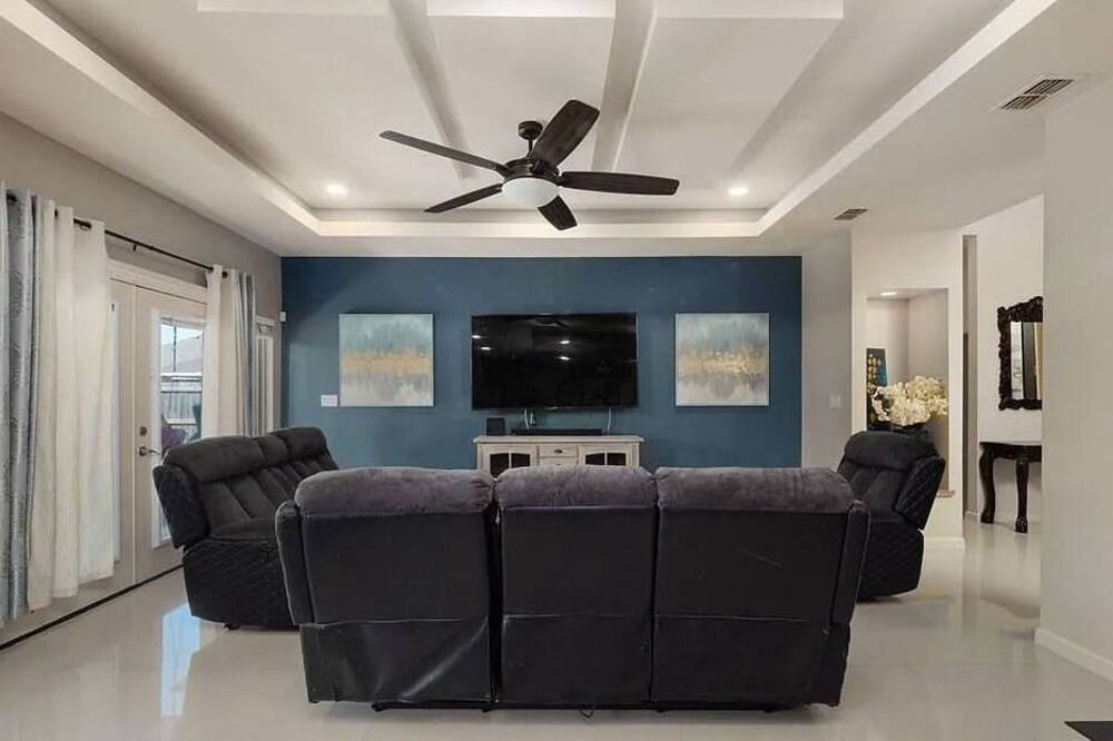 Photo of Livingroom in Brownsville