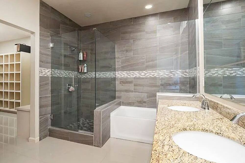 Photo of Bathroom in Brownsville