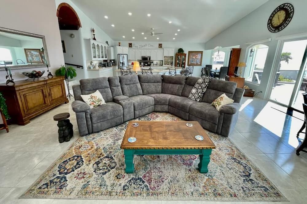 Photo of Livingroom in Primo Tapia