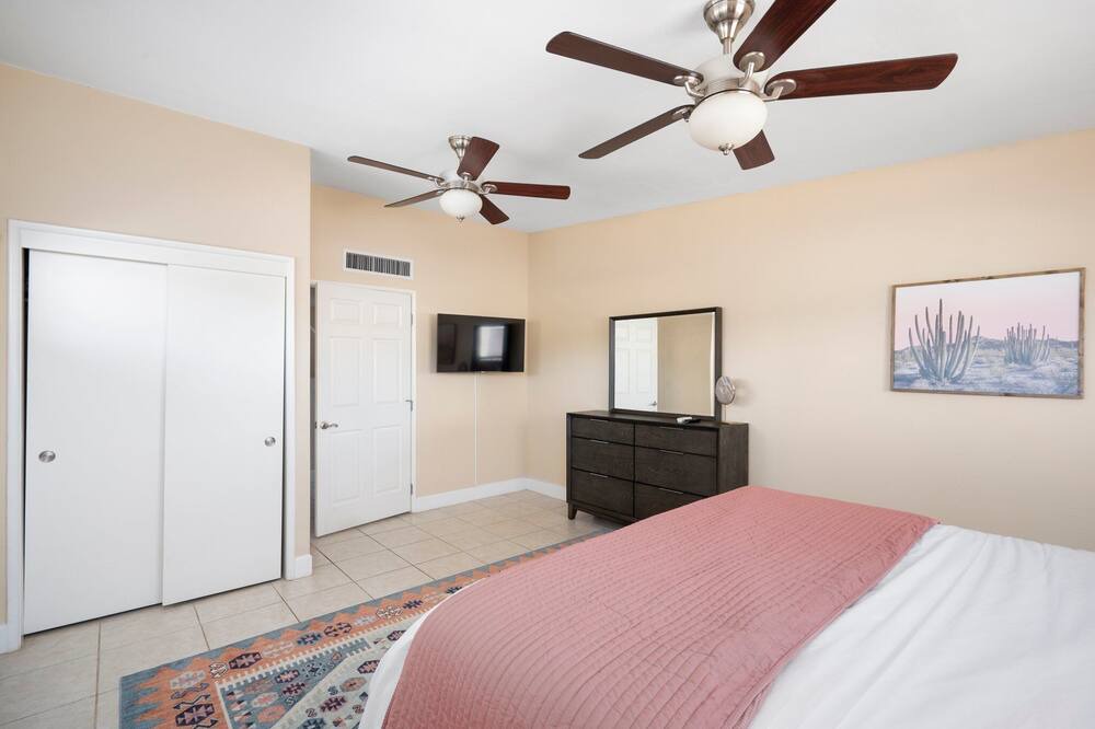 Photo of Bedroom in Entertainment District