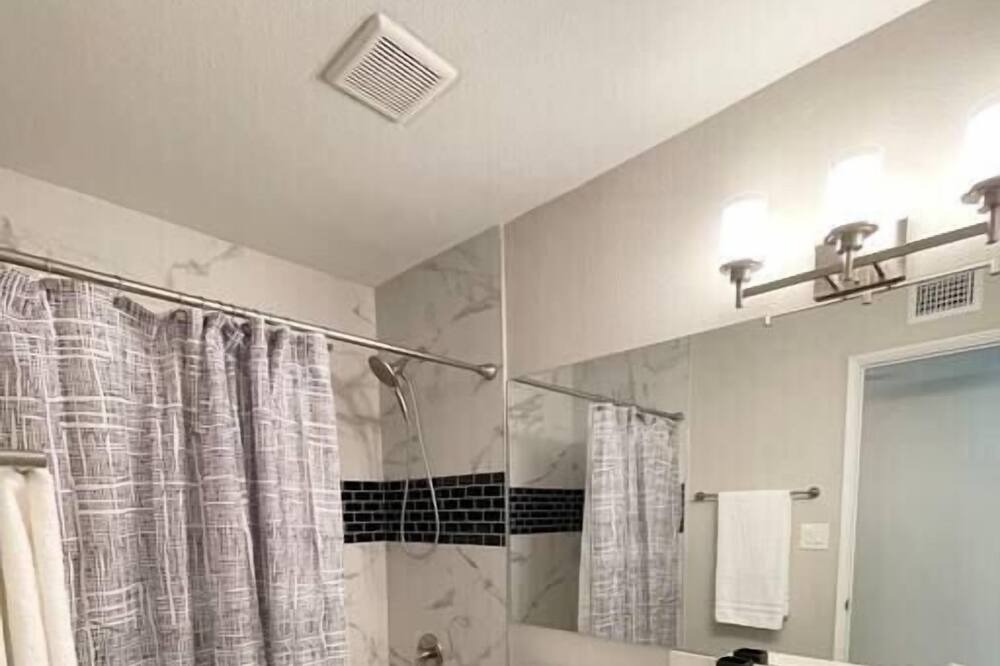Photo of Bathroom in New Papago Parkway