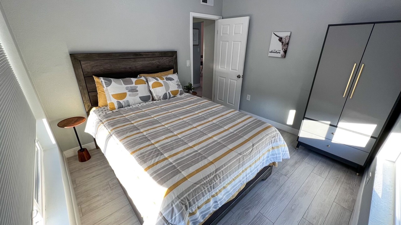 Photo of Bedroom in Garfield