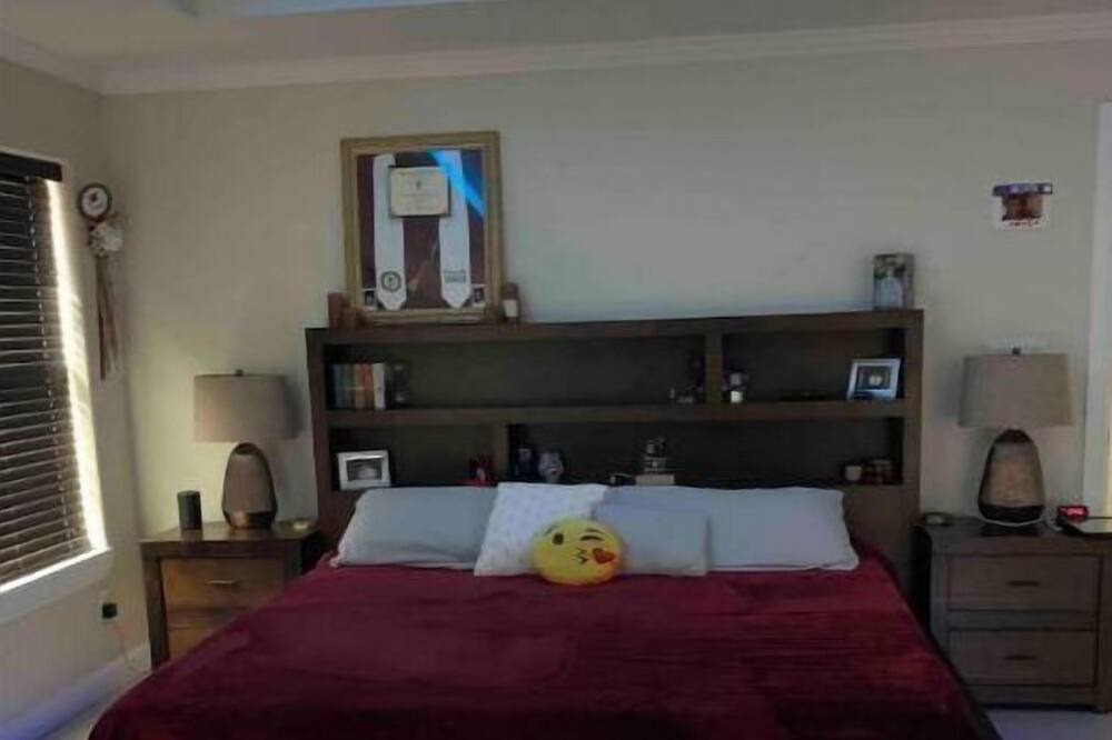 Photo of Bedroom in Edinburg
