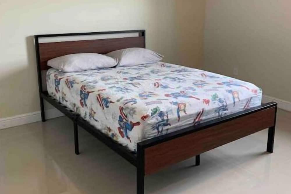 Photo of Bedroom in Edinburg
