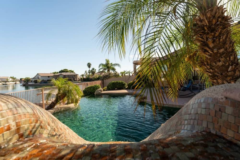 Photo of Outdoor in Arrowhead Lakes