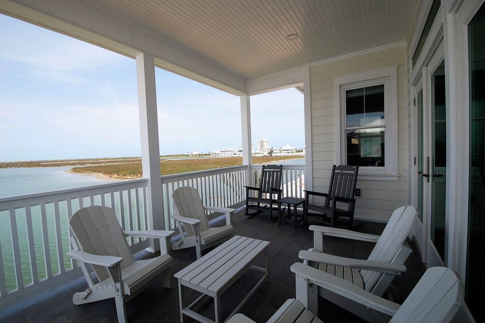 Photo of Outdoor in The Shores