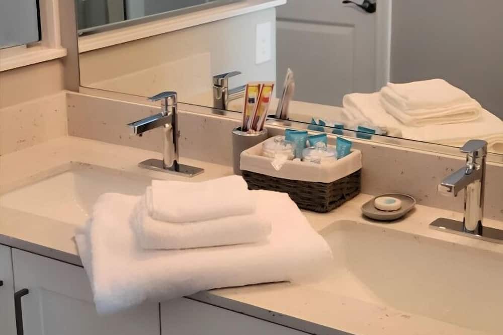 Photo of Bathroom in Canyon Trails