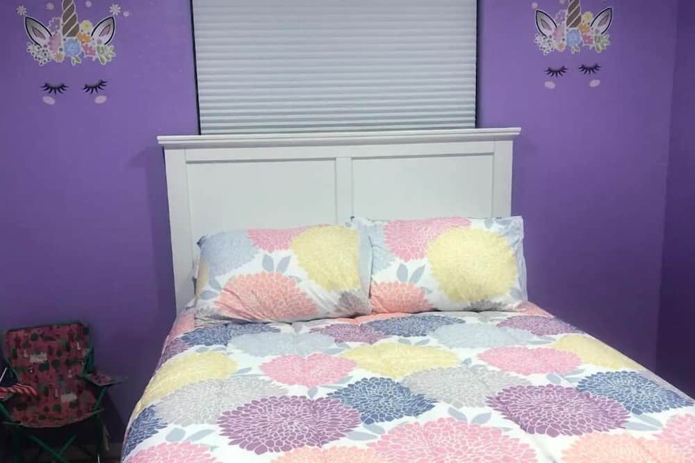 Photo of Bedroom in Dove Cove Estates