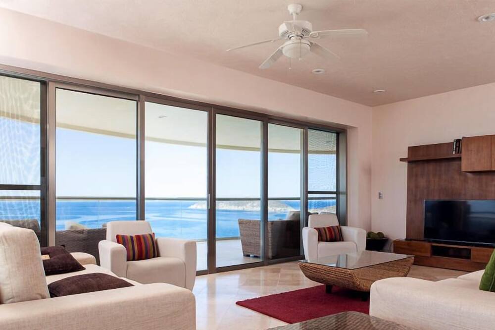 Photo of Livingroom in San Carlos