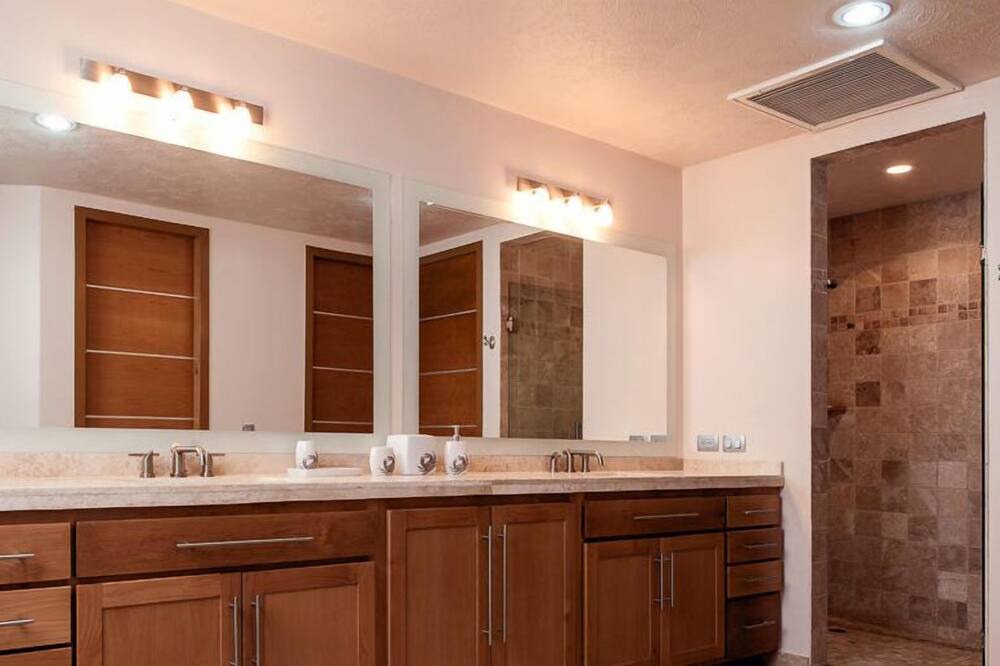 Photo of Bathroom in San Carlos