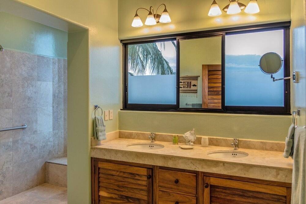 Photo of Bathroom in Santa Maria Huatulco