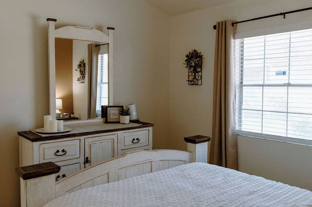 Photo of Bedroom in Summersett Village