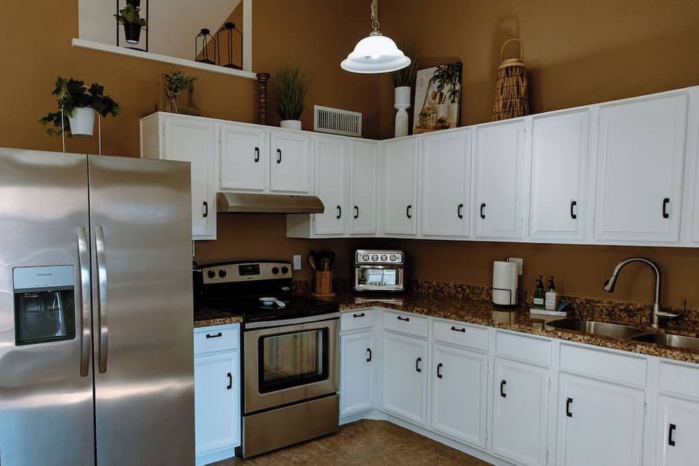 Photo of Kitchen in Summersett Village