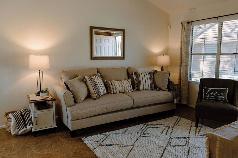 Photo of Livingroom in Summersett Village