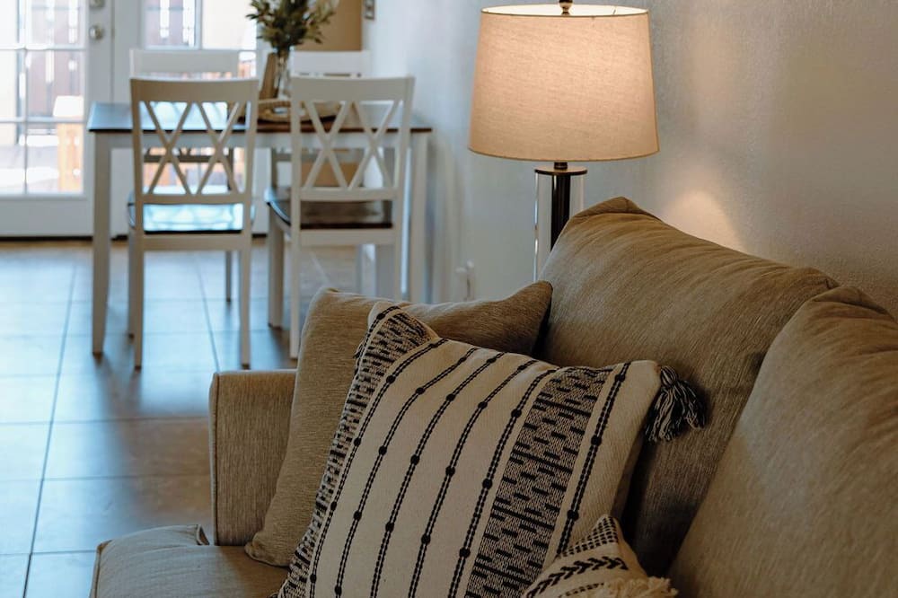 Photo of Livingroom in Summersett Village