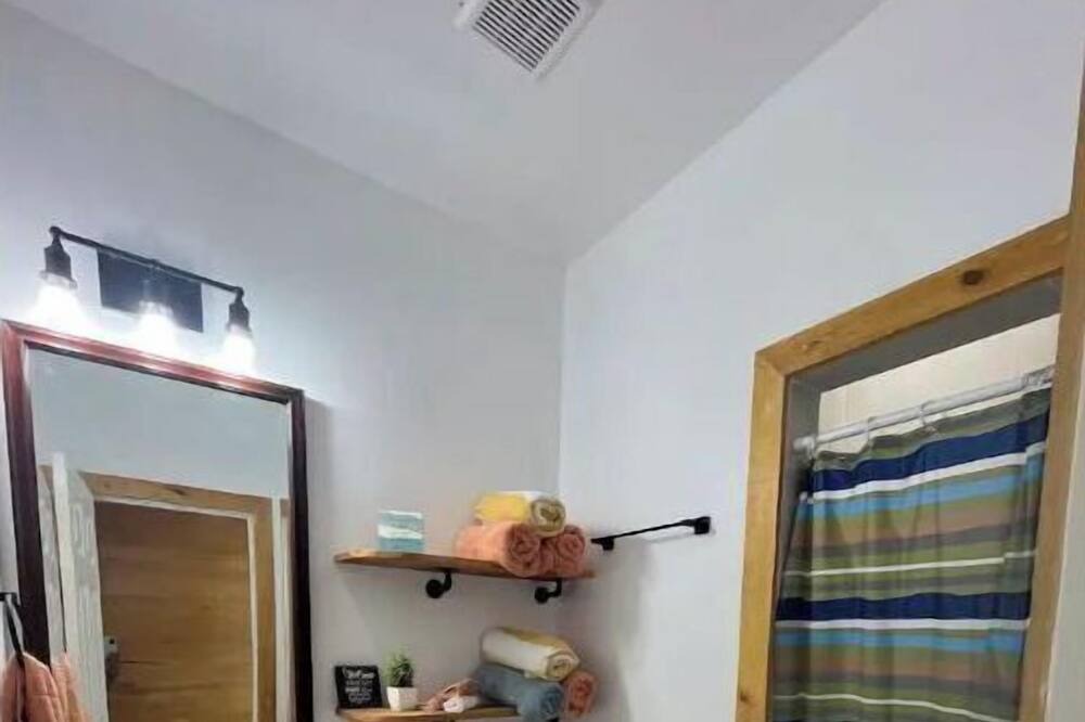 Photo of Bathroom in Brownsville