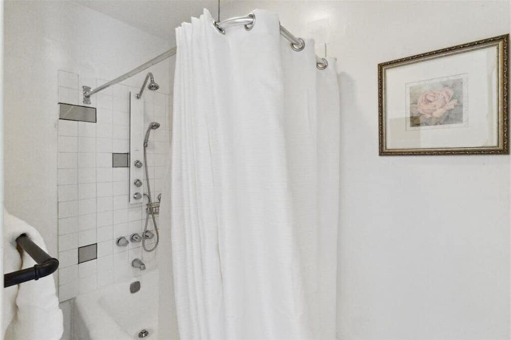 Photo of Bathroom in Governmental Mall