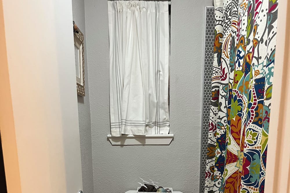 Photo of Bathroom in Palm Valley