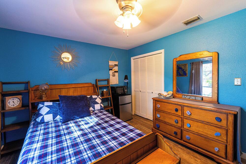 Photo of Bedroom in Palm Valley