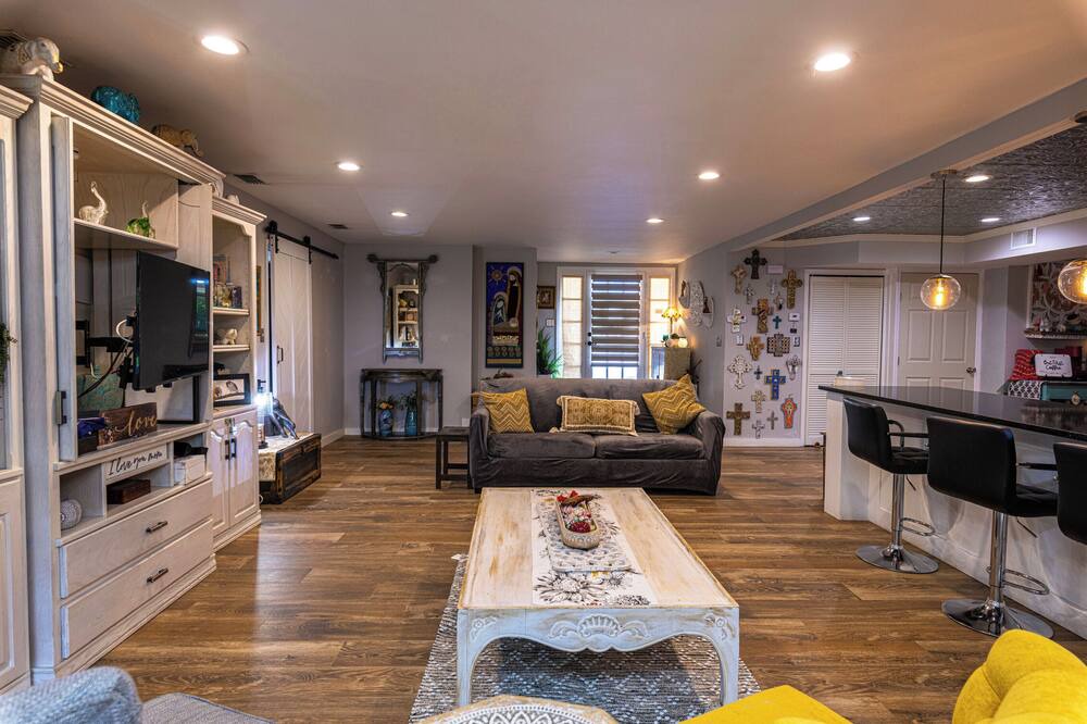 Photo of Livingroom in Palm Valley