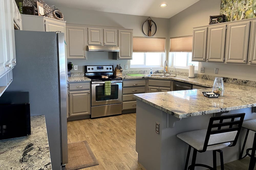Photo of Kitchen in Cottonwood