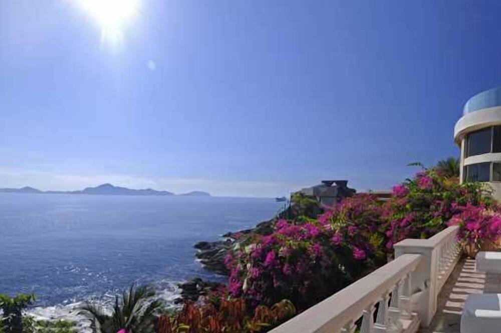 Photo of Patio Balcony in La Punta