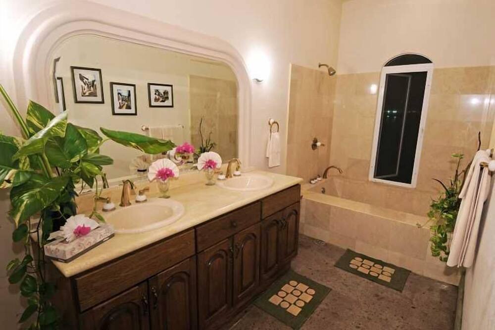 Photo of Bathroom in La Punta