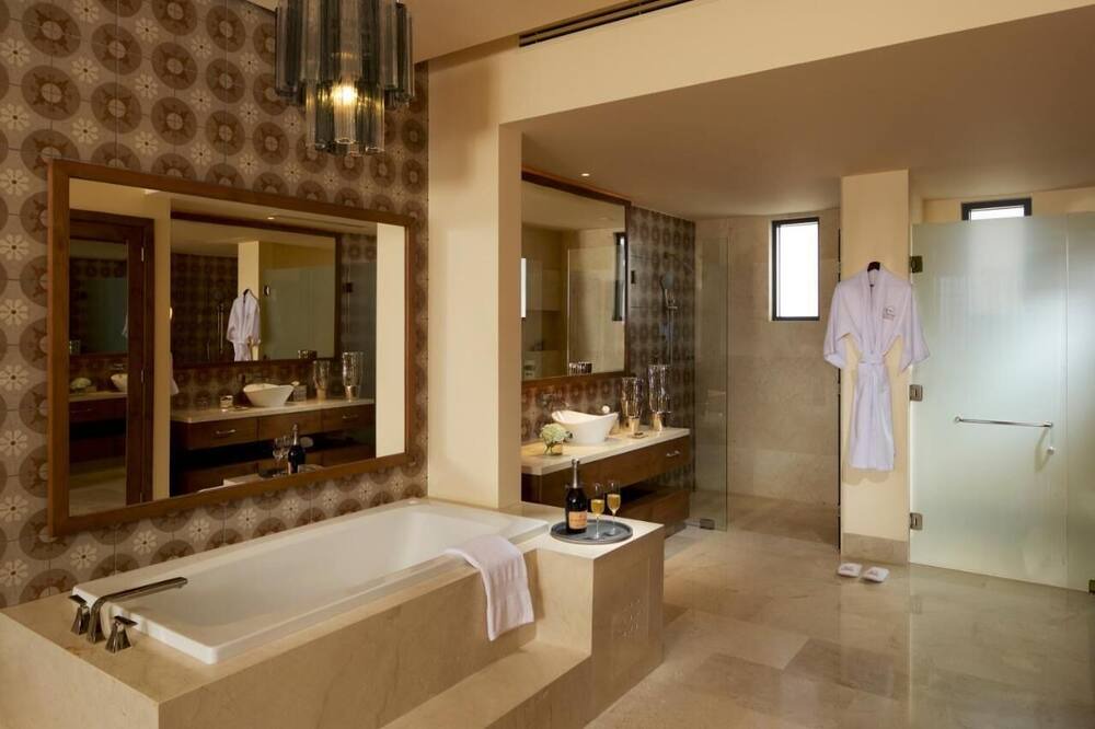 Photo of Bathroom in Los Cangrejos II y III