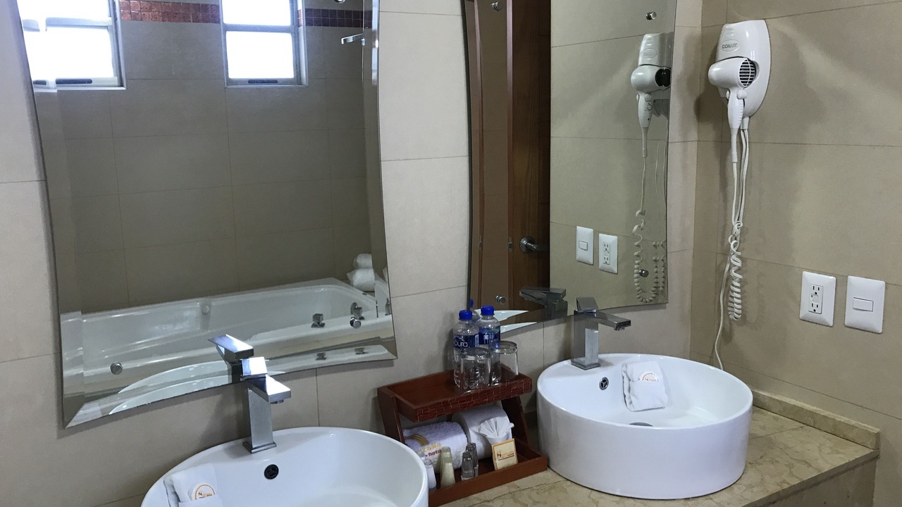 Photo of Bathroom in Zona Expo