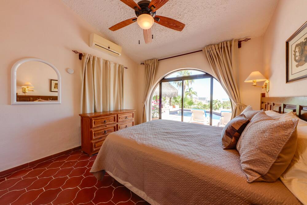 Photo of Bedroom in Marina