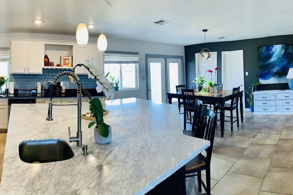 Photo of Livingroom in Chandler
