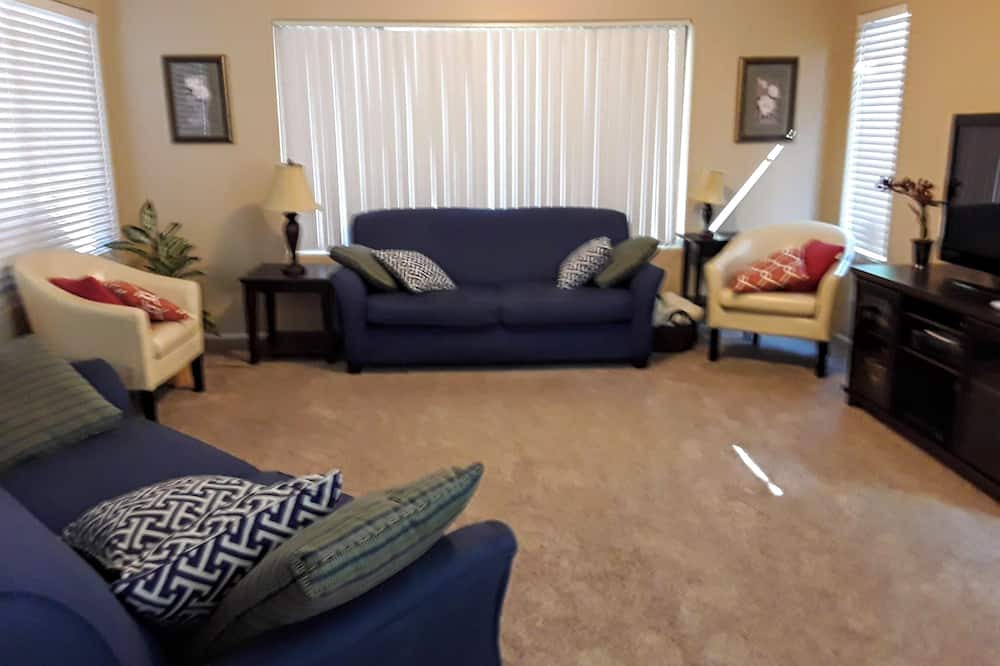 Photo of Livingroom in San Tan Valley