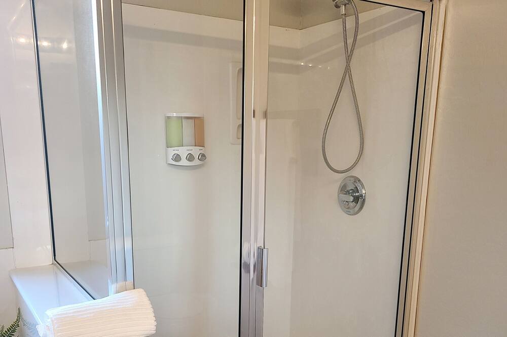 Photo of Bathroom in Laveen Village