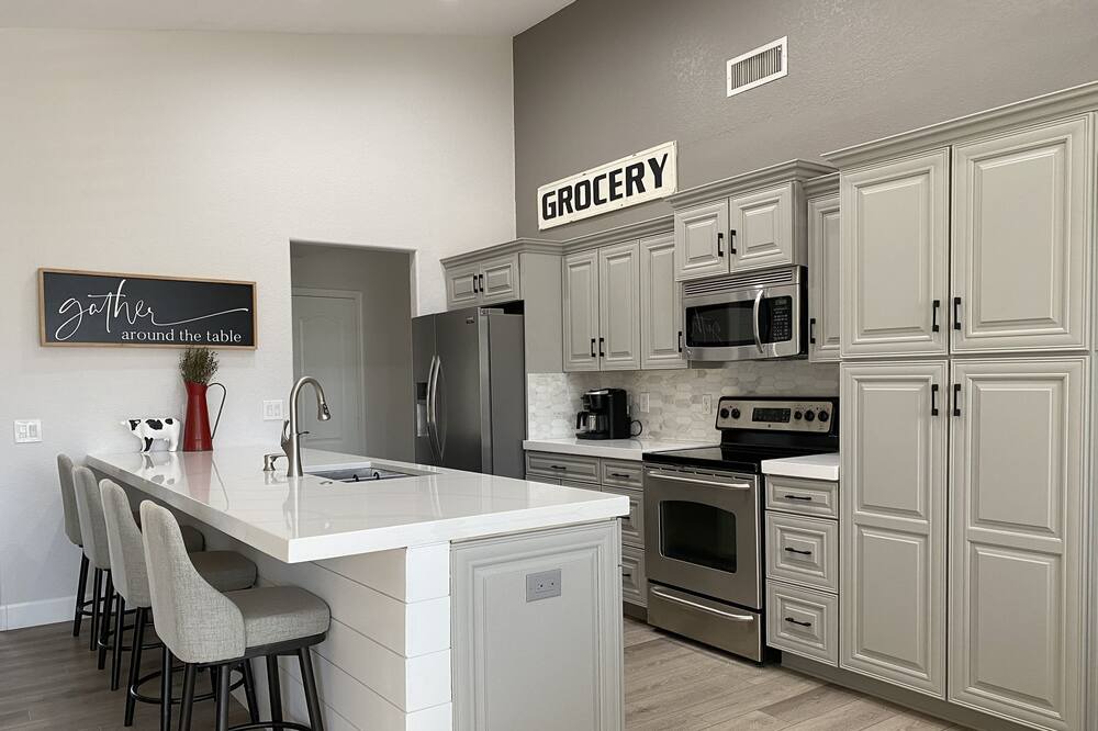Photo of Kitchen in Arrowhead Lakes