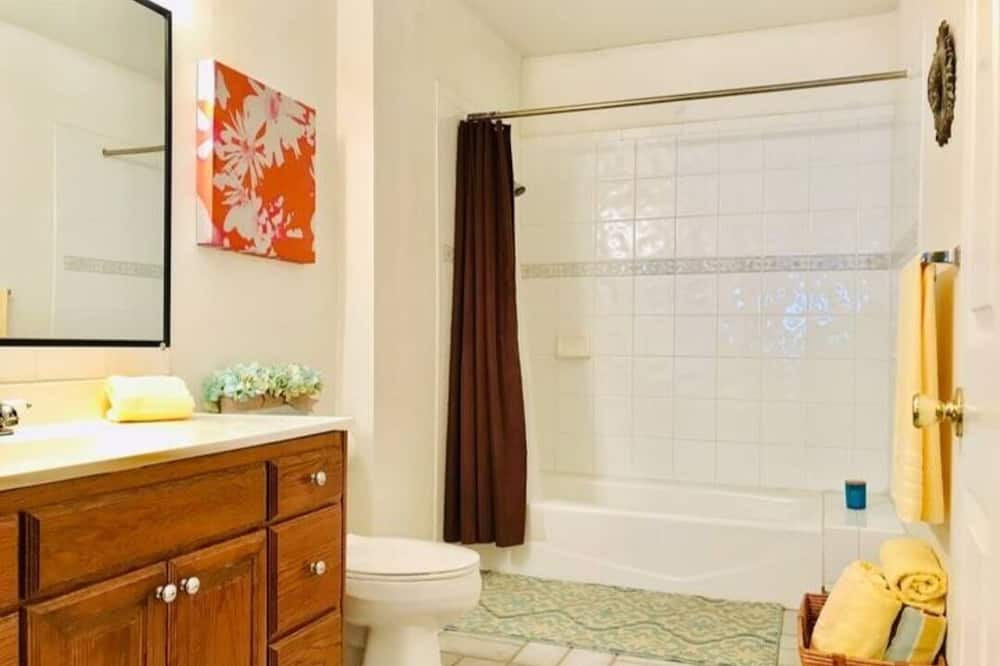 Photo of Bathroom in La Fonda
