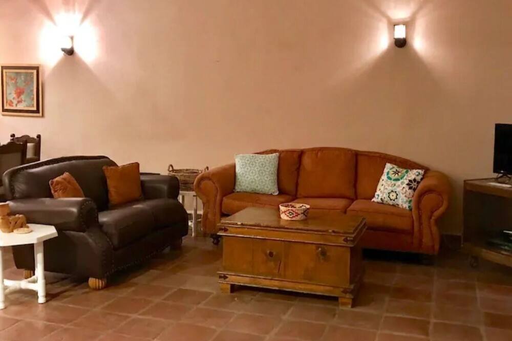 Photo of Livingroom in La Fonda
