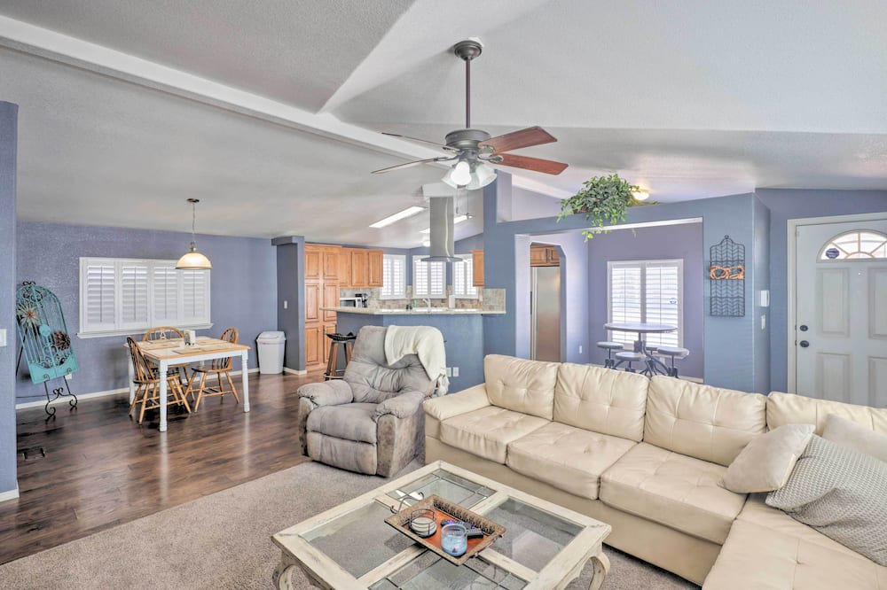 Photo of Livingroom in Cienega Springs