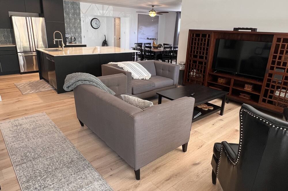 Photo of Livingroom in Papago Parkway