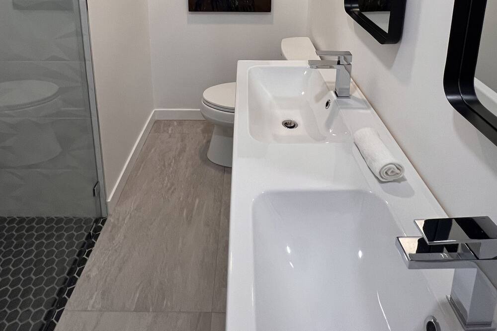 Photo of Bathroom in Papago Parkway