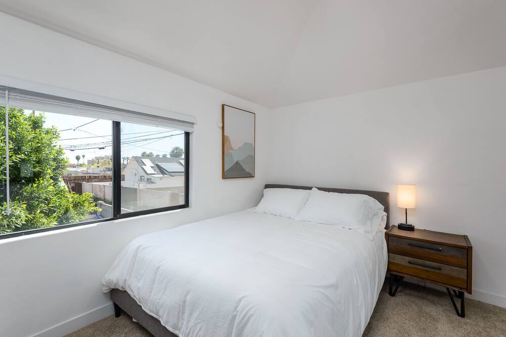 Photo of Bedroom in Garfield