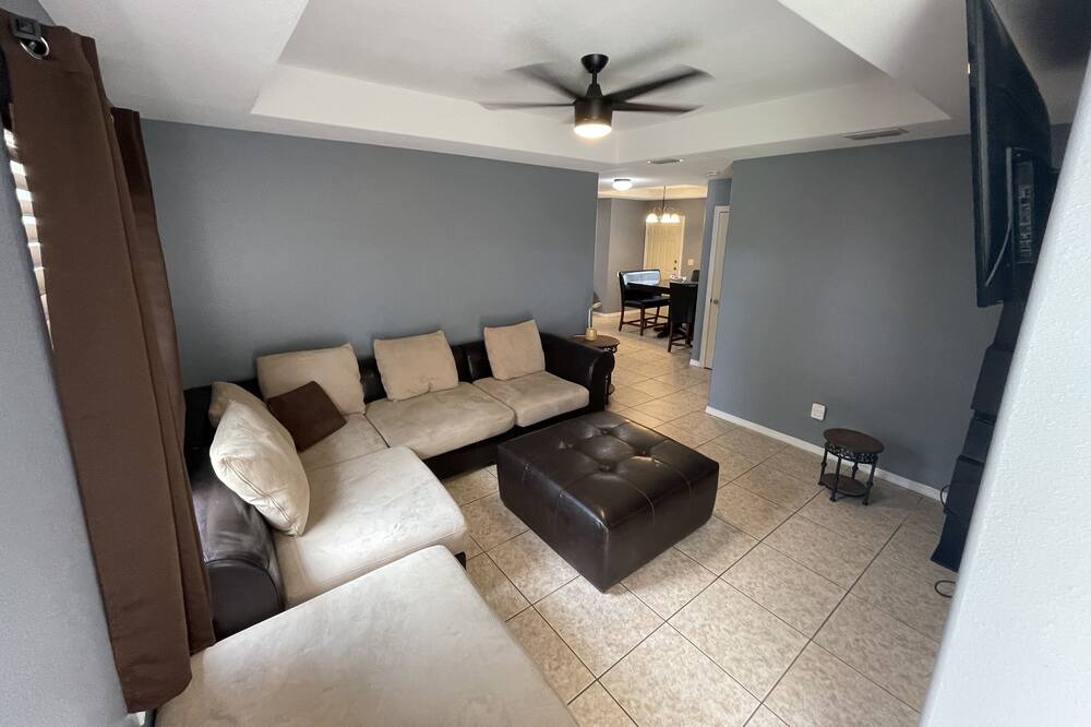 Photo of Livingroom in Edinburg