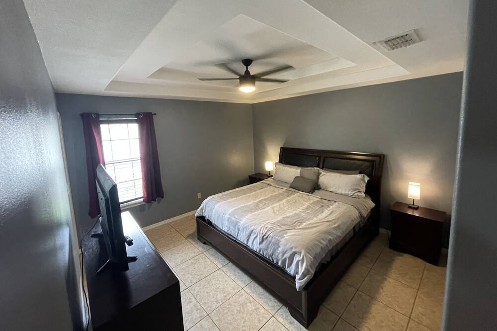 Photo of Bedroom in Edinburg