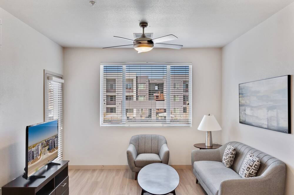 Photo of Livingroom in Palm Valley