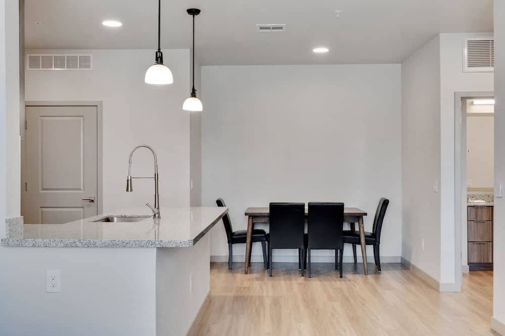 Photo of Livingroom in Palm Valley