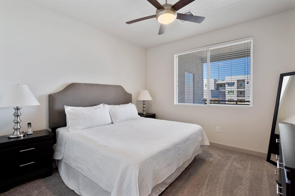 Photo of Bedroom in Palm Valley