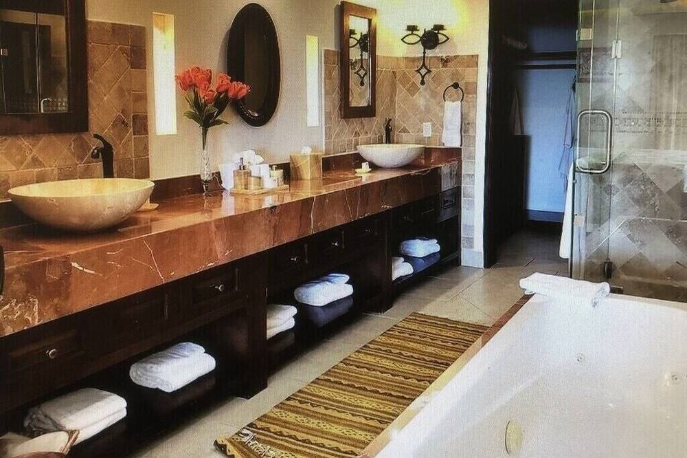 Photo of Bathroom in Cabo San Lucas