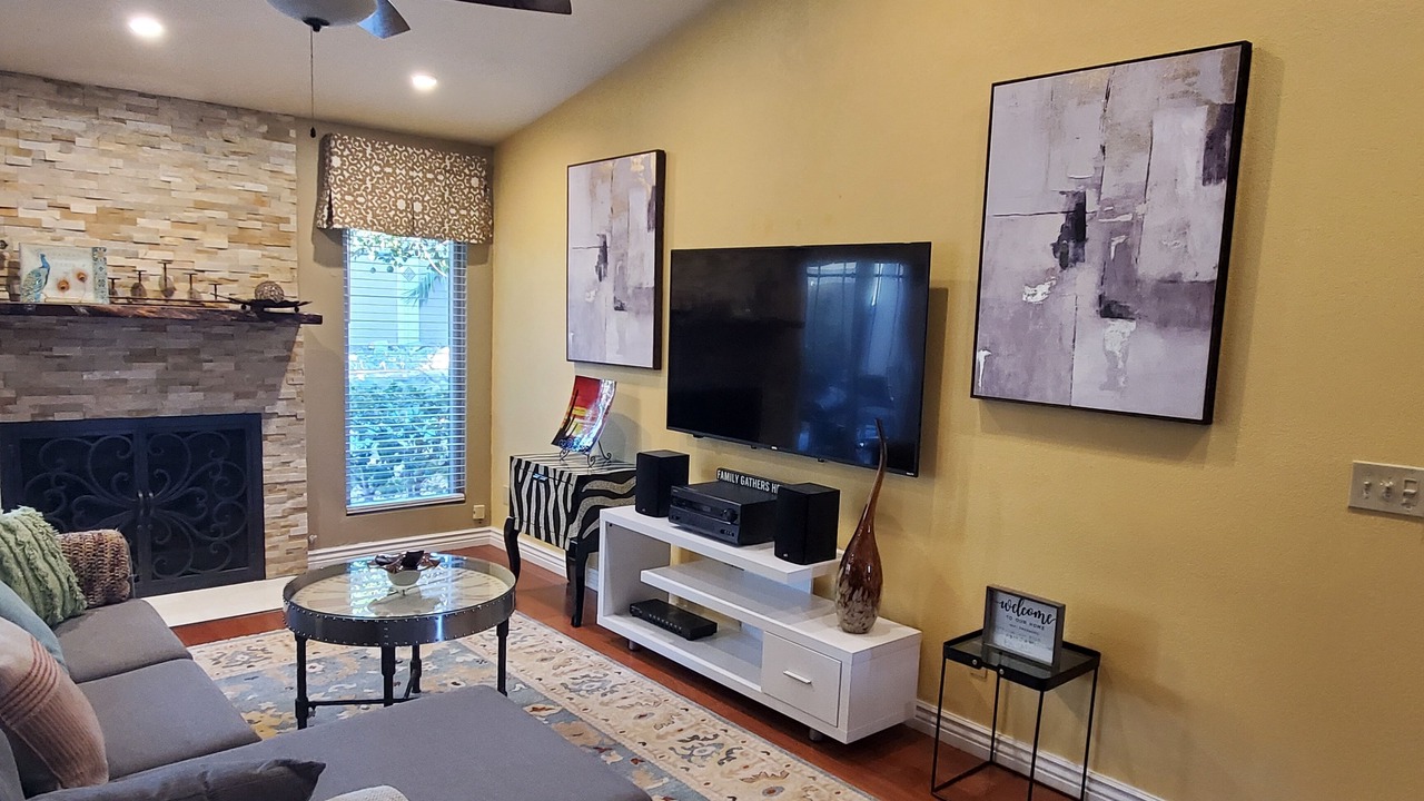 Photo of Livingroom in Pecos West