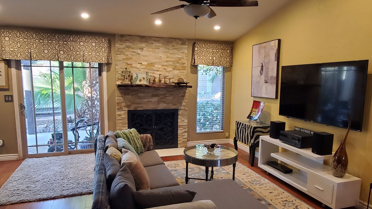 Photo of Livingroom in Pecos West